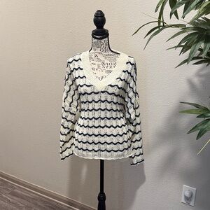Entro Cream and Black V-Neck Sweater